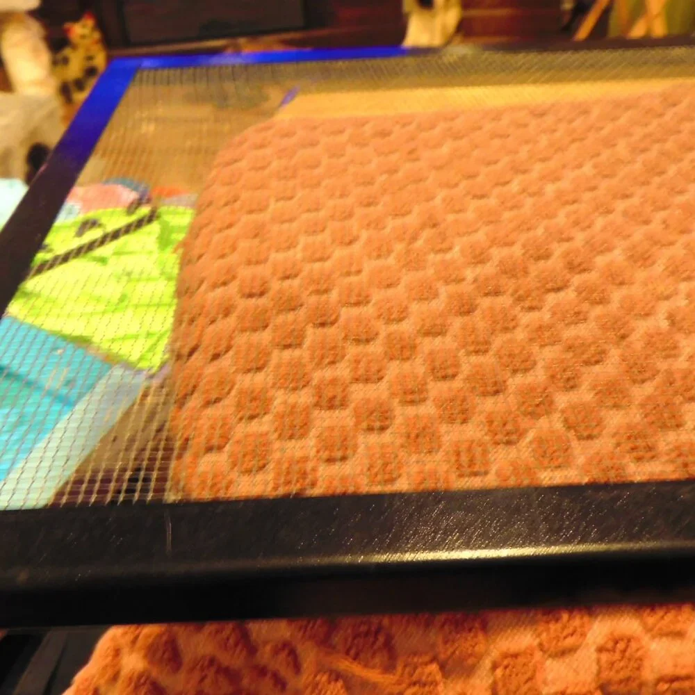 ;LIKE NEW SCREENED LID FOR AQUARIUM FOR SNAKE, LIZARD, ETC.